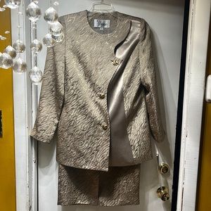New Beautiful suit